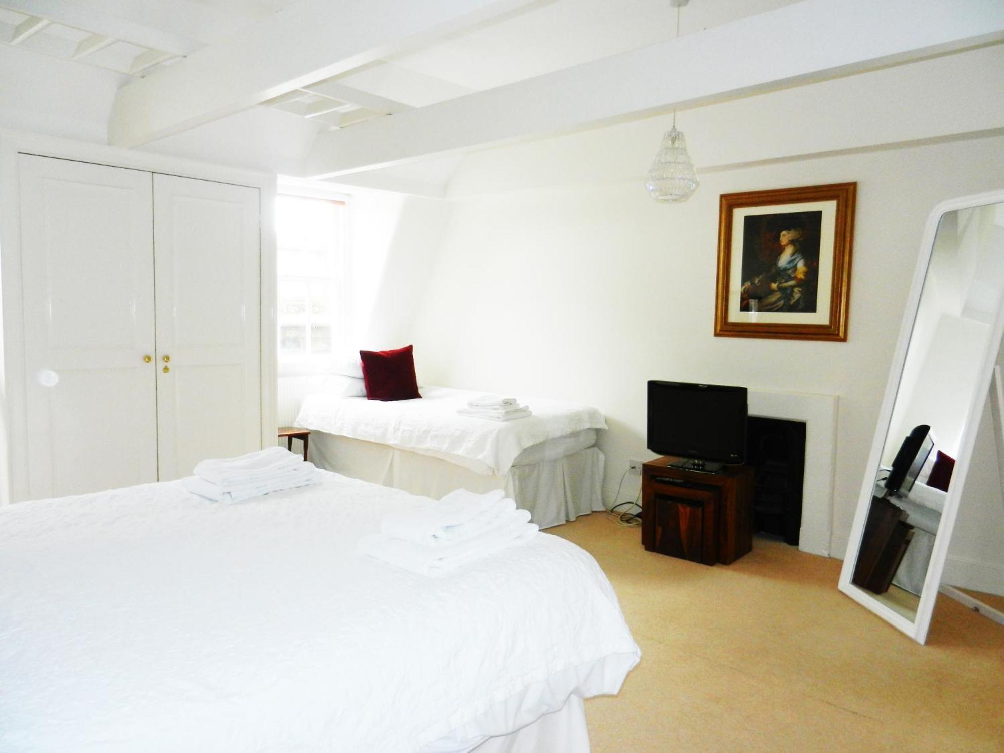 18 The Circus Apartment Bath Eksteriør bilde